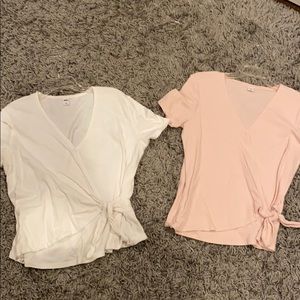 Pack of two Old Navy front tie shirts.